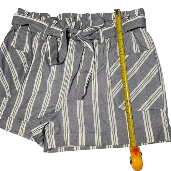 NWT Full circle trends short by Jolie & Joy. Super soft too - Picture 4 of 5